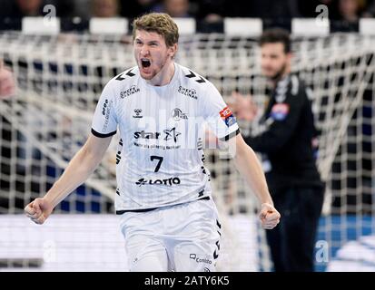 Kiel, Allemagne. 05 février 2020. Handball: Ligue des Champions, THW Kiel - Vardar Skopje, stade de groupe, groupe B, 11ème jour de jumelage. Magnus Landin de Kiel célèbre un succès. Crédit: Axel Heimken/Dpa/Alay Live News Banque D'Images