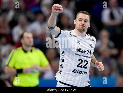 Kiel, Allemagne. 05 février 2020. Handball: Champions League, THW Kiel - Vardar Skopje, stade de groupe, groupe B, 11ème jour de match. Iels Ole Rahmel célèbre un but. Crédit: Axel Heimken/Dpa/Alay Live News Banque D'Images