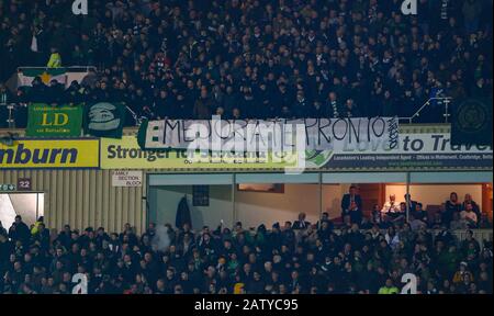 Fir Park, Motherwell, North Lanarkshire, Écosse, Royaume-Uni. 5 Février 2020; Scottish Premiership Football, Motherwell Versus Celtic; Celtic Fans Bannière Crédit: Action Plus Sports Images/Alay Live News Banque D'Images