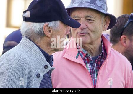 Pebble Beach, États-Unis. 05 février 2020. Monterey, Californie, États-Unis 5 février 2020 Clint Eastwood discute avec Bill Murray au 3 M Celebrity Challenge pour leurs différents organismes de bienfaisance avant l'événement DE golf AT&T Pro-Am PGA à Pebble Beach Credit: Motofoto/Alay Live News Banque D'Images