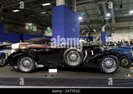 Paris, France. 4 février 2020. 1929 Mercedes-Benz 710 SS 27/140 200 CH Sport Tourer   le salon Retromobile ouvre ses portes du 5 au 9 février 2020 Banque D'Images