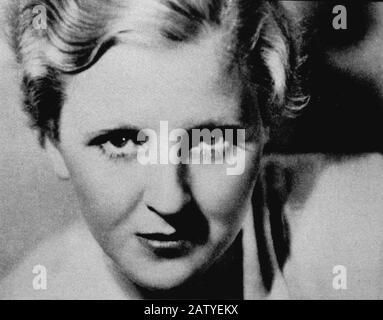 1935 , ALLEMAGNE : EVA BRAUN , 23 ans , elle rencontre ADOLF HITLER en 1931 - NAZI - NAZISMO - deuxième Guerre mondiale - DEUXIÈME - SECONDA GUERRA MONDIALE ------ Archiv Banque D'Images