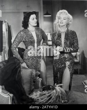 MARILYN MONROE et JANE RUSSELL dans MESSIEURS PRÉFÈRENT BLONDS ( 1953 - GLI UOMINI PREFERISCONO LE BIONDE ) par Howard Hawks , du roman d'Ait Banque D'Images