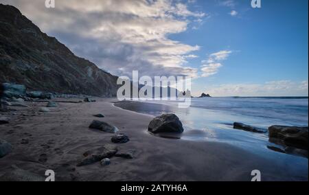 Plage de Benijo à côté du village D'Almaciga. Tenerife - Îles Canaries Banque D'Images