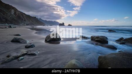 Plage de Benijo à côté du village D'Almaciga. Tenerife - Îles Canaries Banque D'Images