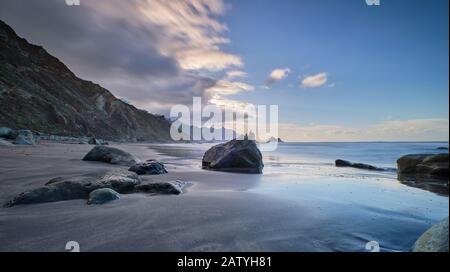 Plage de Benijo à côté du village D'Almaciga. Tenerife - Îles Canaries Banque D'Images