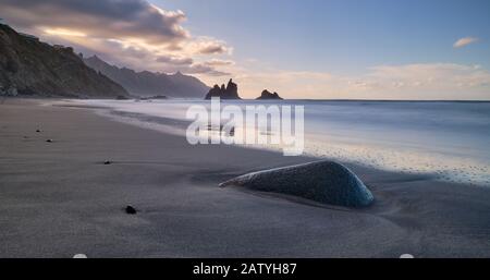 Plage de Benijo à côté du village D'Almaciga. Tenerife - Îles Canaries Banque D'Images