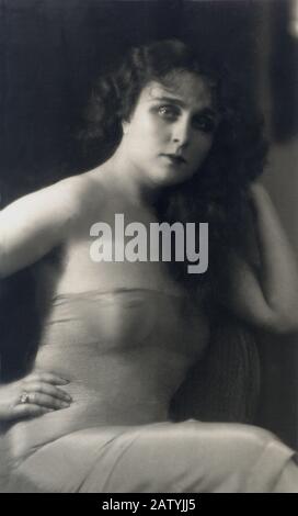 1920 c : l'actrice italienne MIMY AYLMER ( née à Roma , Italie 1896 ) , chanteuse , soubrette , varieté diva , amant autotitré o Banque D'Images