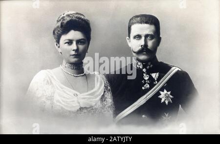 1905 c : le Erzherzog ( Prince héritier ) L'archiduc FRANZ FERDINAND ABSBURG Von Osterreich d'ESTE ( Graz 1863 - Sarajevo 28 juin 1914 ) Avec la femme SOPHIA Banque D'Images