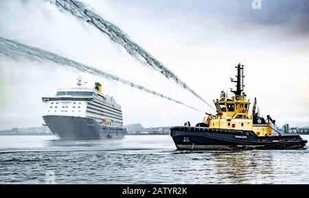 Croisière Spirit of Discovery avec un canon à eau à Édimbourg Banque D'Images