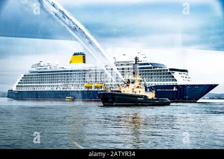 Croisière Spirit of Discovery avec un canon à eau à Édimbourg Banque D'Images