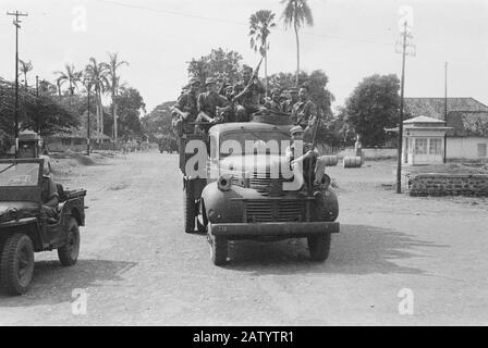 Affectation Soldats Tangerang Bataillon d'infanterie I KNil chariots de circonscription Tangerang Date : 28 mai 1946 lieu : Indes néerlandaises de l'Indonésie Banque D'Images