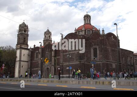 Église de San Hipólito sur le Paseo de la Reforma, Mexico Banque D'Images
