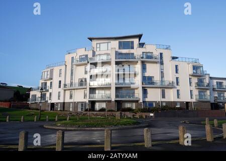 Waters Edge, immeuble d'appartements moderne à la Knap à Barry Wales Royaume-Uni, littoral gallois habitation Banque D'Images