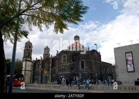 Église de San Hipólito sur le Paseo de la Reforma, Mexico Banque D'Images