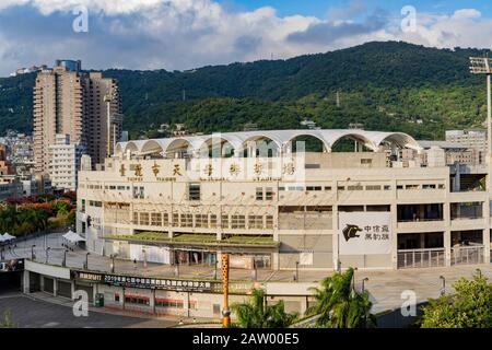 Taipei, OCT 27 : vue en grand angle du stade de baseball Tienmu de Taipei sur OCT 27, 2019 à Taipei, Taiwan Banque D'Images