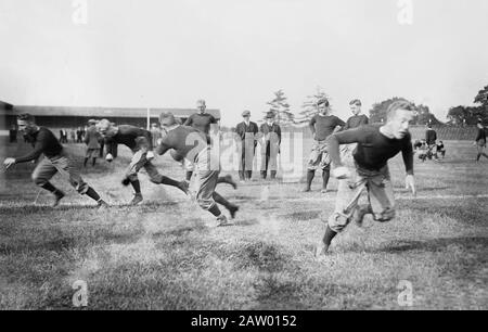 Entraînement, Yale Football Ca. 1913 Banque D'Images