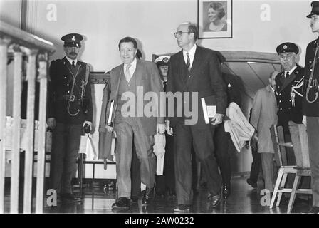 Le ministre Weinberger (Défense, États-Unis) a visité notre pays; Weinberger lors de la conférence à la Haye Date: 29 mars 1984 lieu: La Haye, Pays-Bas du Sud mots clés: Visites, conférences, ministres Nom De La Personne: Weinberger, Caspar Banque D'Images