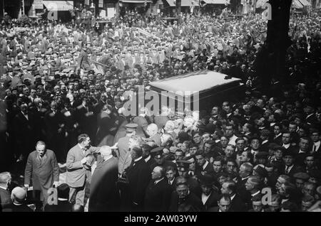 Funérailles du politicien de New York Tammany Hall Timothy (Big Tim) Daniel Sullivan (1862-1913) qui a eu lieu à la vieille cathédrale Saint-Patrick, The Bowery, New York City, 15 septembre 1913. Banque D'Images