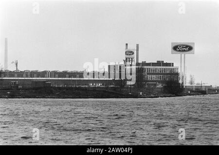 Possible fermeture usine Ford dans le port ouest d'Amsterdam. La fermeture de l'usine Ford Date: 14 janvier 1981 lieu: Amsterdam, Noord-Holland mots clés: Usines, zones portuaires, fermetures Banque D'Images