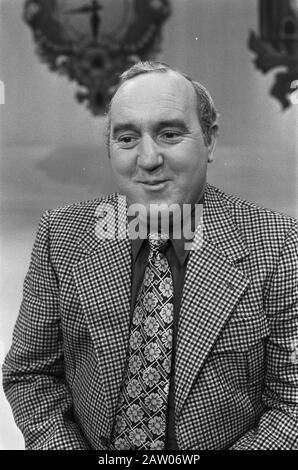 Mountieshow, Avro Tv: Piet Bambergen Date: 6 Octobre 1971 Mots Clés: Portraits Nom De La Personne: Bambergen, Piet Nom De L'Institution: Mounties, Banque D'Images
