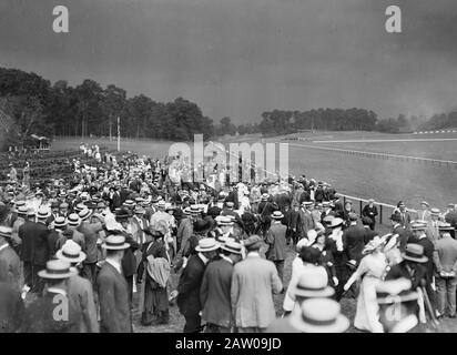 Course à cheval au Piping Rock Club, Locust Valley, long Island, New York CA. 1913 Banque D'Images