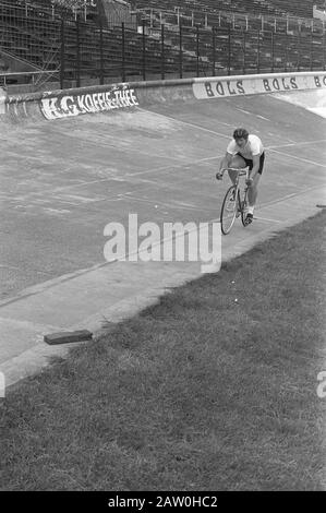 Championnat des Pays-Bas Cycling Time Trial 1 km de Stade, No. 20 A Brunnenkreef, No. 22 Cornelissen, No. 23 Van Galen Date: 20 juillet 1972 mots clés: Cyclisme Nom De La Personne: Cornelissen : point / Anefo Copyright Holder: National Archives Type de matériel: Négatif (noir / blanc) numéro d'inventaire: Voir accès 2.24.01.05 Banque D'Images