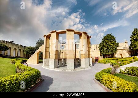 Inde, Jantar, Mantar, Jantr, Mantr, Jaipur, Rajasthan, Rajastan, jaune, astrologie, observatoire, ancien, ancien, monument, asie, astronomique, astronaute Banque D'Images