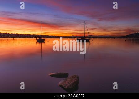 Coucher De Soleil Au Gene Coulon Memorial Beach Park, Renton Washington Banque D'Images