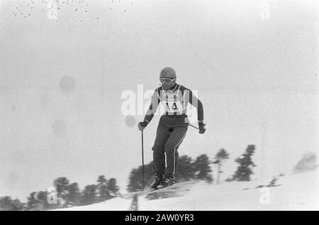 Jeux olympiques, le Français Killy en action au ski de fond (descente) Date : 7 février 1968 mots clés : ski Banque D'Images