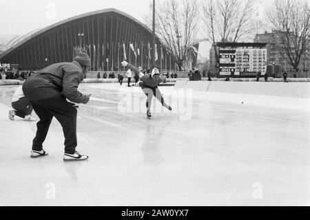 Jeux Olympiques D'Hiver À Grenoble. Transportez Geijssen en action à 1000 mètres. Date: 11 Février 1968 Lieu: Grenoble Mots Clés: Patinage, Sport Personne Nom: Kaiser Stien Institution Nom: Jeux Olympiques D'Hiver Banque D'Images