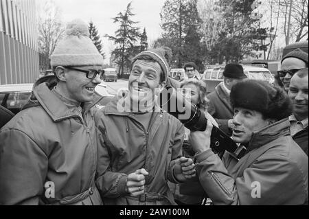 Jeux Olympiques D'Hiver À Grenoble. Médaillés à 5000 mètres. De gauche à droite Peter Nottet (bronze), Fred Anton Maier (Norvège, or) et Kees Verkerk (argent). Date : 15 Février 1968 Lieu : Grenoble Mots Clés : Patinage, Sport Nom De La Personne : Maier, Fred Anton, Nottet, Peter Verkerk, Kees Nom De L'Établissement : Jeux Olympiques D'Hiver Banque D'Images