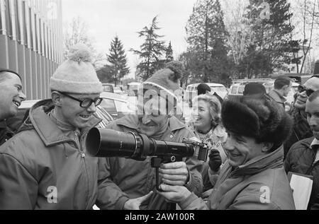 Jeux Olympiques D'Hiver À Grenoble. Médaillés à 5000 mètres. De gauche à droite Peter Nottet (bronze), Fred Anton Maier (Norvège, or) et Kees Verkerk (argent). Date : 15 Février 1968 Lieu : Grenoble Mots Clés : Patinage, Sport Nom De La Personne : Maier, Fred Anton, Nottet, Peter Verkerk, Kees Nom De L'Établissement : Jeux Olympiques D'Hiver Banque D'Images