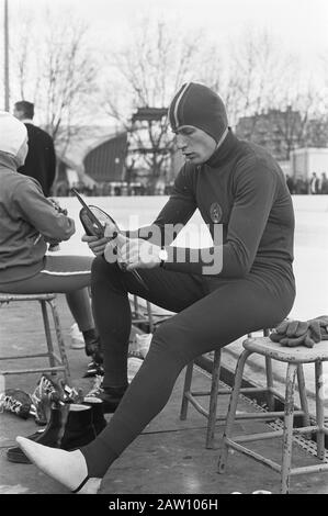 Jeux Olympiques D'Hiver À Grenoble. Skater Eduard Matusevich (URSS), conteur d'une médaille aux 1 500 mètres. Date: 6 Février 1968 Lieu: Grenoble Mots Clés: Patinage, Sport Personne Nom: Mausevitch Eduard Nom De L'Institution: Jeux Olympiques D'Hiver Banque D'Images