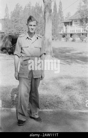 Visite du commandant de l'armée S. H. Track à l'officier inconnu de Semarang Date : 1 juillet 1946 lieu : Indes orientales néerlandaises d'Indonésie Banque D'Images