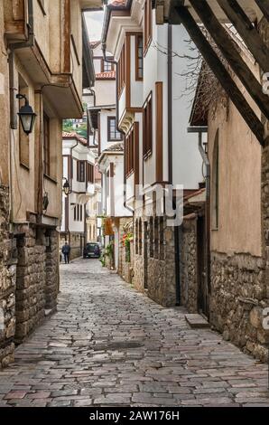 Rue Tsar Samoil à Ohrid, site classé au patrimoine mondial de l'UNESCO, Macédoine du Nord Banque D'Images