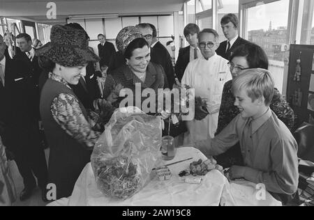 La reine Juliana commémorera faire une ouverture en raison du 25ème anniversaire Congrès des Nations Unies, Den Haag Date: 22 octobre 1970 lieu: La Haye, Pays-Bas mots clés: Congrès, reines Nom de la personne: Juliana (Reine Pays-Bas) Nom de l'institution: Nations Unies Banque D'Images