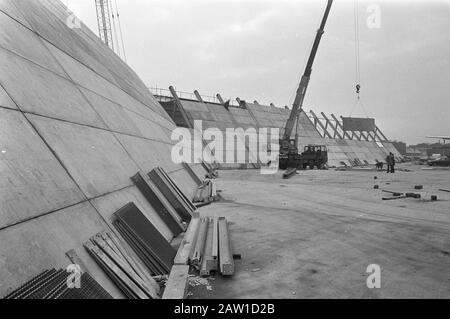 KLM construire un mur sonore autour de la plate-forme où pilote Date: 24 janvier 1972 Nom de l'institution: KLM Banque D'Images