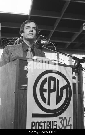 Réunion inaugurale du Parti évangélique du peuple progressiste (PPE) à Utrecht; v.l.n.n. Jwe Riemens, JJ Tas et Van de Sluijs Date : 28 janvier 1978 lieu : Utrecht mots clés : réunions Nom De La Personne : Parti évangélique progressiste Populaire, JJ Bag Banque D'Images