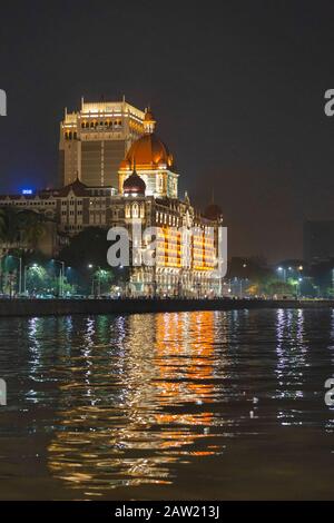 Hôtel Taj la nuit, Mumbai, Maharashtra, Inde Banque D'Images