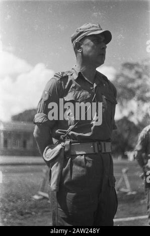 Officiers assermentés dans le jardin du Palais de Bogor Buitenzorg. Un discours majeur Date : 22 novembre 1946 lieu : Bogor, Indonésie, Antilles néerlandaises de l'est Banque D'Images