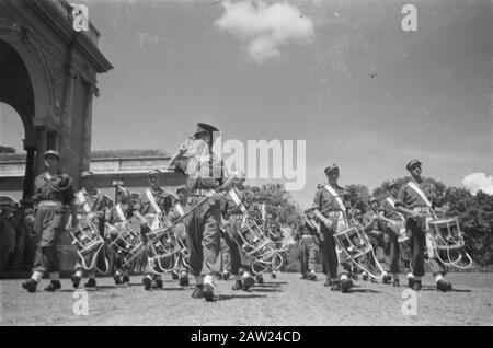 Officiers assermentés dans le jardin du Palais de Bogor Buitenzorg. Piper Corps 7 Décembre Division Date : 22 Novembre 1946 Lieu : Indes Orientales Néerlandaises D'Indonésie Banque D'Images