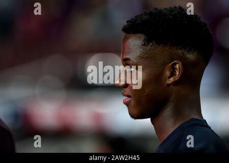 Barcelone, ESPAGNE - 24 SEPTEMBRE : Ansu Fati du FC Barcelone se présente avant le match de la Liga entre le FC Barcelone et Villarreal CF au Camp Nou on Banque D'Images