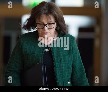 Édimbourg, Royaume-Uni. 6 février 2020. Photo : Jeane Freeman Msp - Ministre De La Santé, Parti National Écossais (Snp). Scènes du Parlement écossais le jour où le ministre des Finances Derek Mackay devait dévoiler son budget, les questions des premiers ministres ont été gâchées par la démission du ministre des Finances de la nuit dernière. Kate Forbes va maintenant livrer le budget plus tard cet après-midi. Crédit : Colin Fisher/Alay Live News Banque D'Images