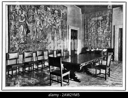 1930 , TORINO, ITALIE : la maison à Torino ( Palazzo di Corso Porto ) de l'italien Principessa VIRGINIA BOURBON DEL MONTE Di SAN FAUSTINO ( 1899 - 19 Banque D'Images