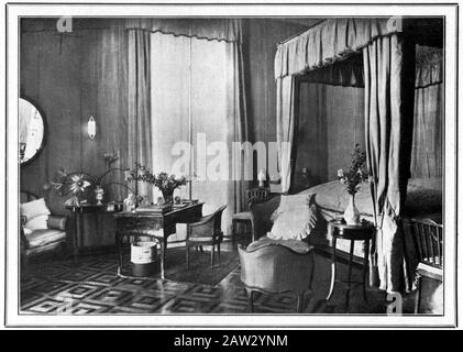 1930 , TORINO, ITALIE : la maison à Torino ( Palazzo di Corso Porto ) de l'italien Principessa VIRGINIA BOURBON DEL MONTE Di SAN FAUSTINO ( 1899 - 19 Banque D'Images