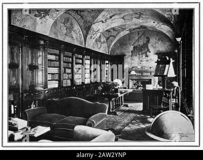 1930 , TORINO, ITALIE : la maison à Torino ( Palazzo di Corso Porto ) de l'italien Principessa VIRGINIA BOURBON DEL MONTE Di SAN FAUSTINO ( 1899 - 19 Banque D'Images