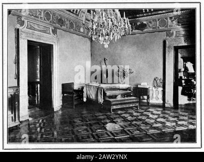 1930 , TORINO, ITALIE : la maison à Torino ( Palazzo di Corso Porto ) de l'italien Principessa VIRGINIA BOURBON DEL MONTE Di SAN FAUSTINO ( 1899 - 19 Banque D'Images