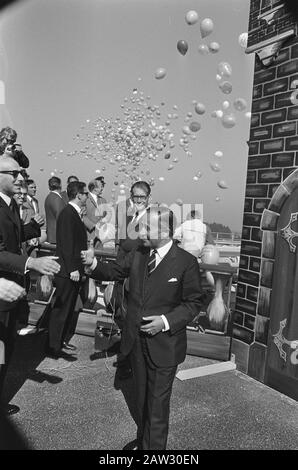 Le premier ministre de Jong ouvre le pont Katerveer au-dessus de l'IJssel Date : 29 septembre 1970 lieu : IJssel mots clés : ponts, ports, premiers ministres Banque D'Images