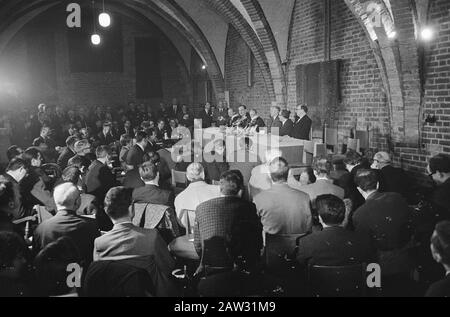 Le premier ministre Wilson a donné une conférence de presse après une réunion à la Haye, déclarations conférence de presse Date : 27 février 1967 lieu : la Haye, Hollande-Méridionale mots clés : conférences de presse, premiers ministres Nom De La Personne : Wilson Harold Banque D'Images